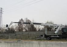 Plataformas elevadoras articuladas remolcables ISOLI PT-J 220