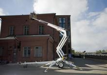 Plataformas elevadoras articuladas sobre camión Dino Lift Dino 180XT