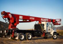 Plataformas telescópicas sobre camión Elliott Equipment L135 HiReach