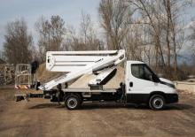 Plataformas telescópicas sobre camión Klubb PNT220NLX