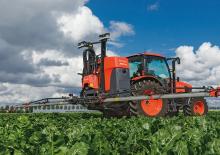 Pulverizadoras de montaje Kubota XMS213 iXflow-E