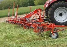 Rastrillos henificadores Kuhn GF 10812 T