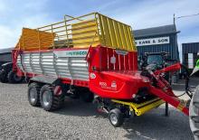 Remolques de ensilado Pöttinger Boss 3240
