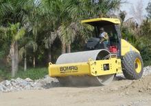 Rodillos vibrantes autopropulsados Bomag BW 212 D-40