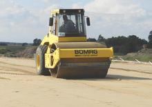 Rodillos vibrantes autopropulsados Bomag BW 214 D-4