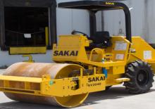 Rodillos vibrantes autopropulsados Sakai SV204D