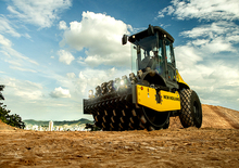 Rodillos vibrantes autopropulsados New Holland V110D