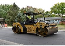 Rodillos vibrantes tándem Caterpillar CB15