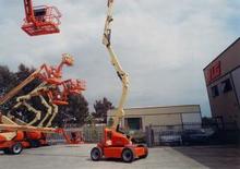 Plataformas articuladas de ruedas JLG M450AJ