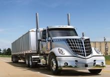 Tractoras International LoneStar 132 Day Cab Cummins X15
