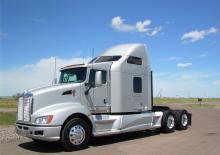 Tractoras Kenworth T610 Day Cab MX 15 6x4