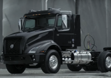 Tractoras Volvo Trucks VNX 300.500 8x6 Tridem