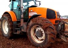 Tractores - tracción 4 ruedas Renault Ares 640 RZ