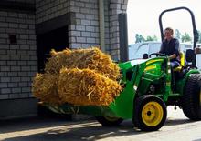 Tractores de uso municipal John Deere 2027 R