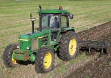 Tractores de uso municipal John Deere 3140