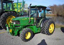 Tractores de uso municipal John Deere 5615 V