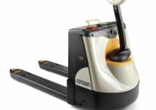 Transpaleta elec. de conductor acompañante Crown WP 3040