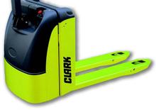 Transpaleta elec. de conductor acompañante Clark CPT 16 ac