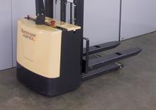 Transpaleta elec. de conductor acompañante Genkinger VH-PWS 10/16 E