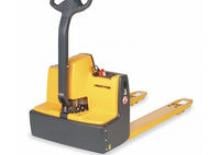 Transpaleta elec. de conductor acompañante Jungheinrich EME 112