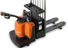 Transpaleta elec. de conductor acompañante Noblelift PT80R