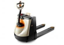 Transpaleta elec. de conductor acompañante Crown WP 3225