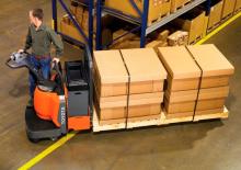 Transpaletas con plataforma elevadora Toyota 8HBE40