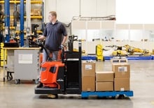 Transpaletas con plataforma elevadora Linde EWR30