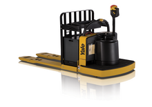Transpaletas con plataforma elevadora Yale MPE060-VG