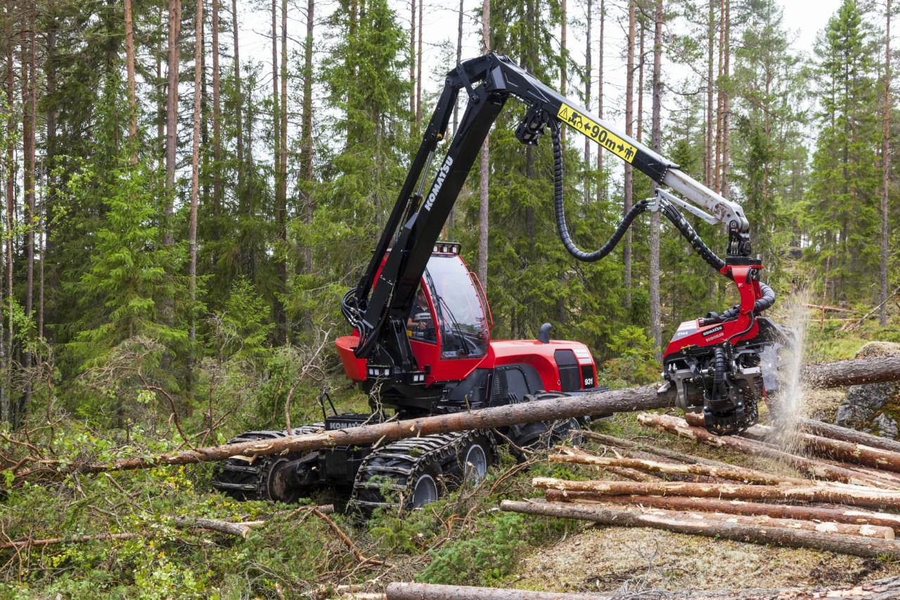 Харвестер komatsu 931. Харвестер коматсу 911. Харвестер komatsu 901xc. Коматсу 901. Komatsu c144.
