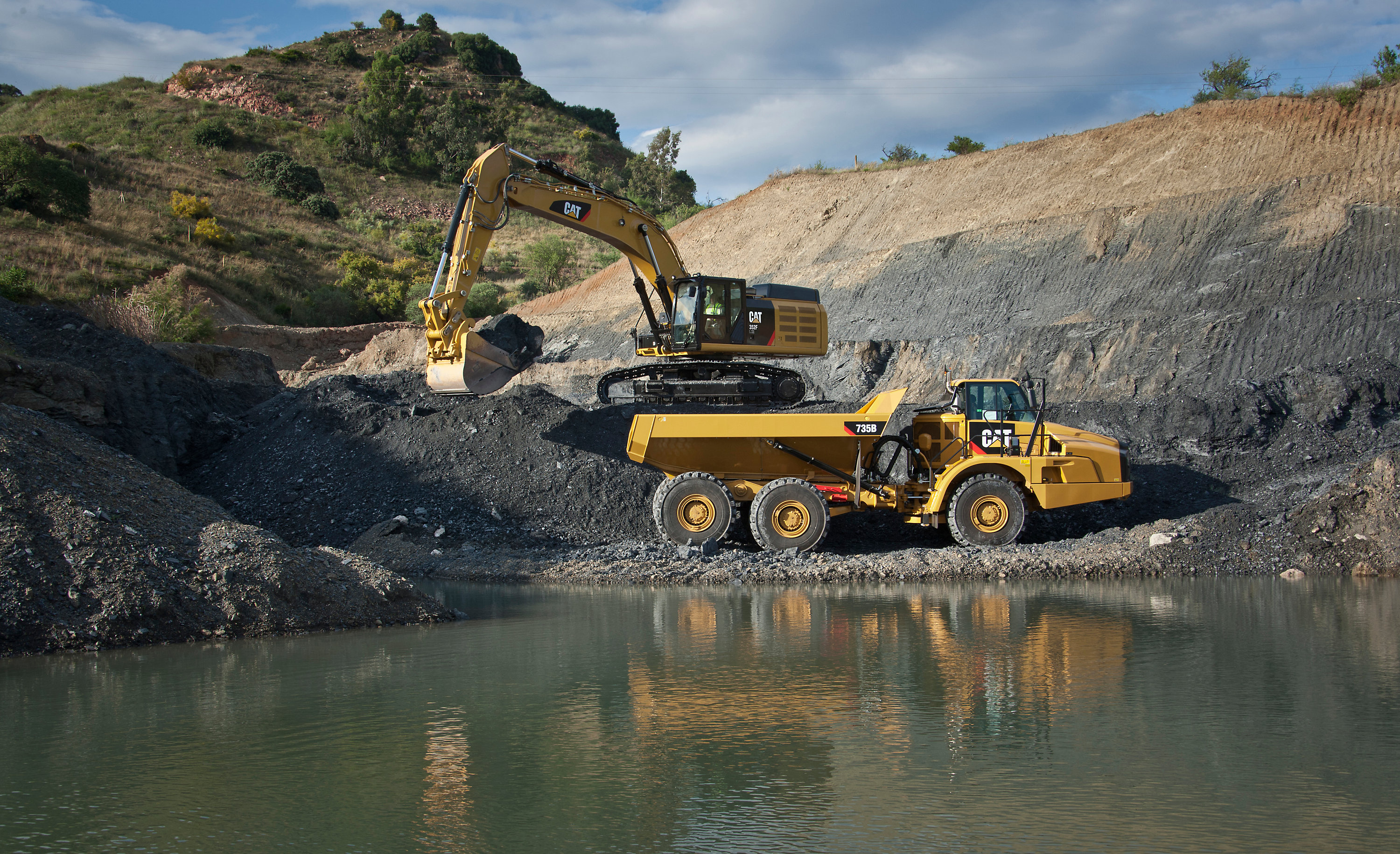 Caterpillar 352F L XE 2015 2018 especificaciones, fichas técnicas