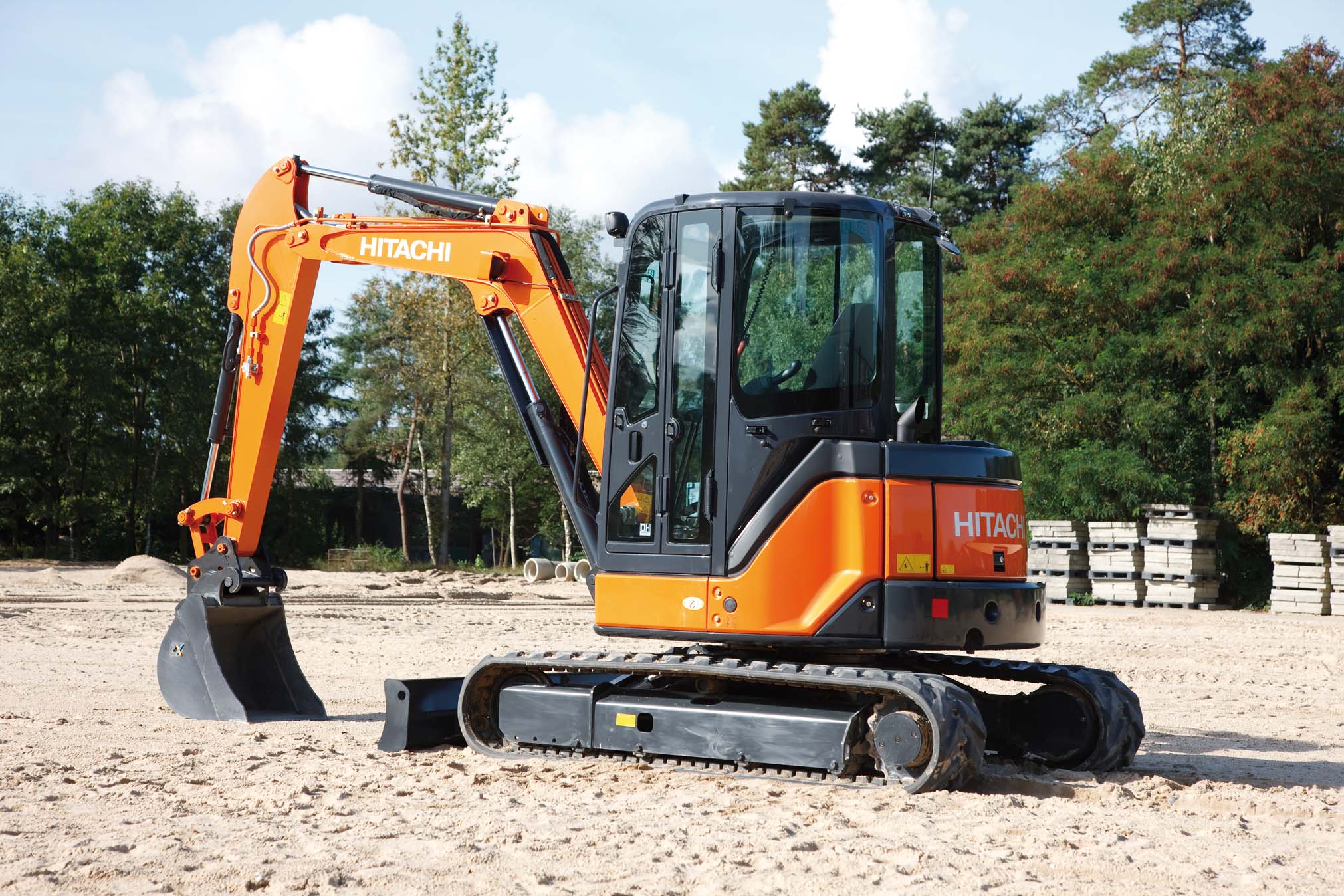 Hitachi ZX 48 U 3 Ficha tecnica & Especificaciones (2010