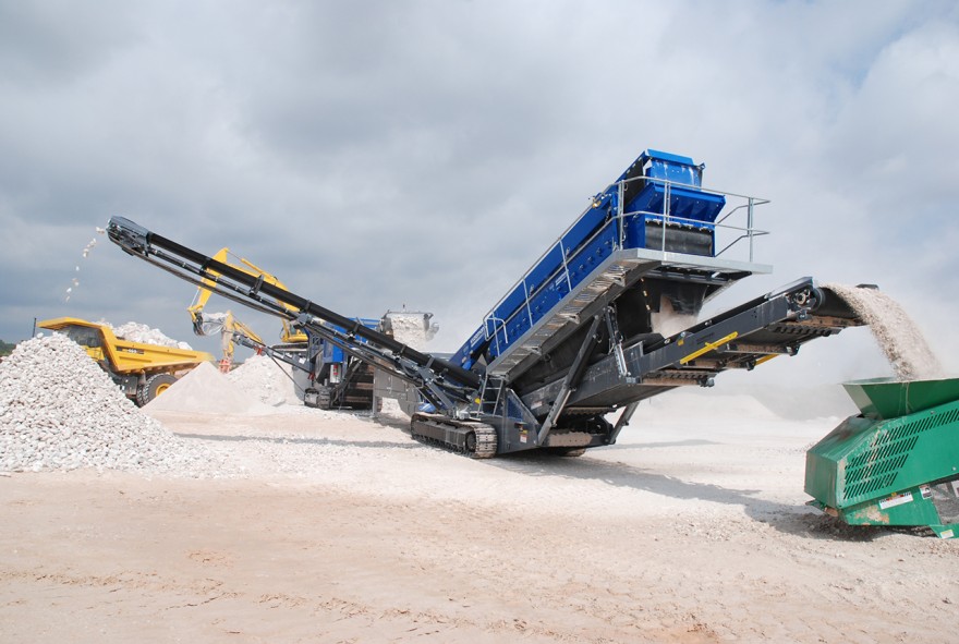 Мобильная сортировка. Сортировка передвижная. Мобильная дробилка для щебня сандвик. Mccloskey r155 производительность. Мобильные передвижные комплексы сортировки мусора.